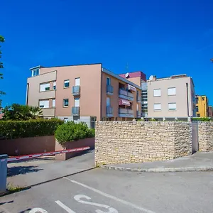  Apartment Dora Near Sea And Center With Private Garage