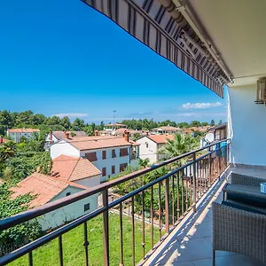  Apartment Lili